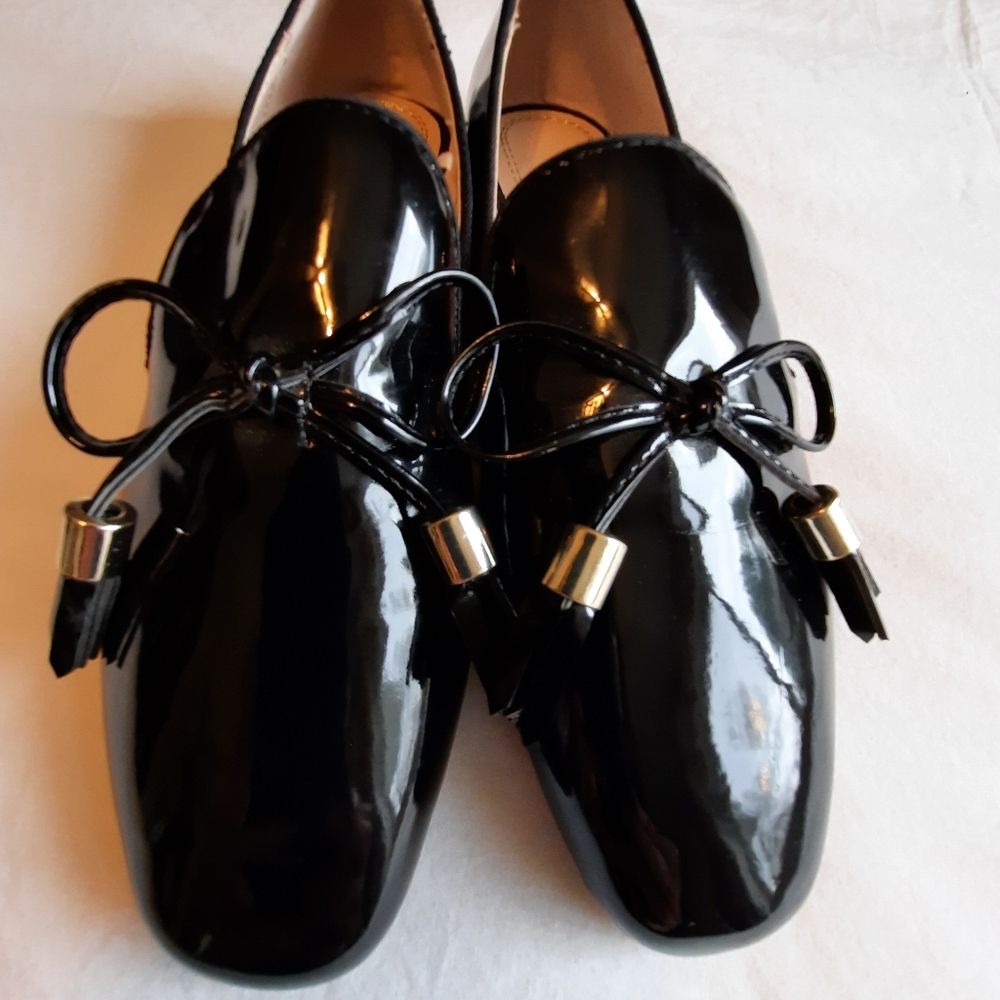 Zara black and gold flat shoes with tassels
